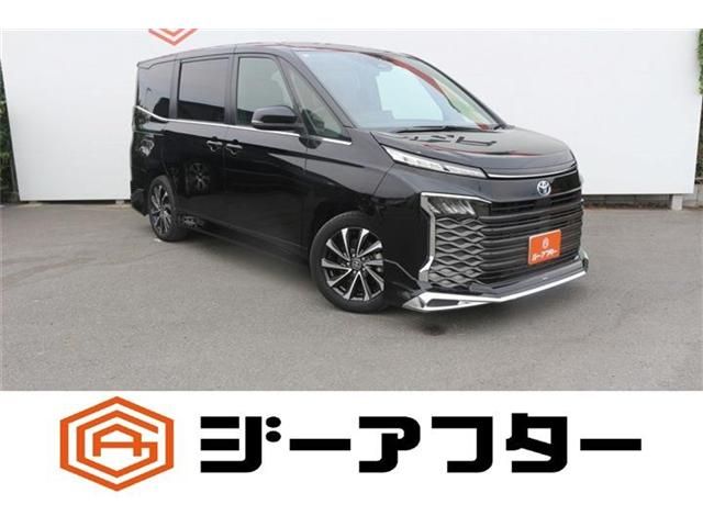 TOYOTA / VOXY HYBRID