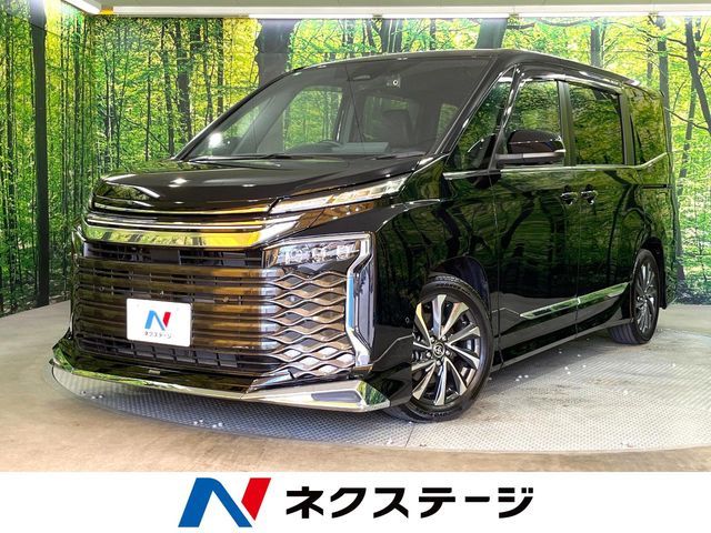 TOYOTA / VOXY HYBRID