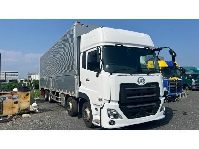 Japanese used car Ref# 1677578 NISSAN DIESEL / Quon