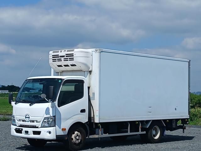 Japanese used car Ref# 1677582 HINO / DUTRO