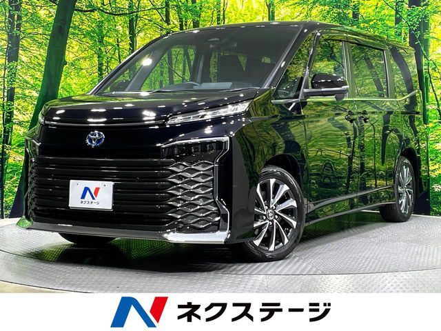 TOYOTA / VOXY HYBRID