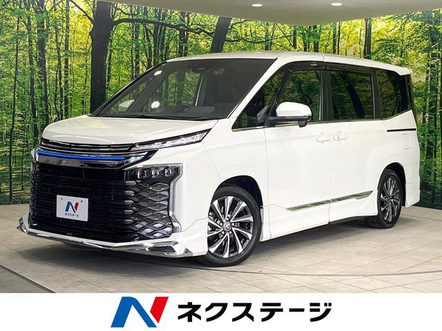 TOYOTA / VOXY HYBRID