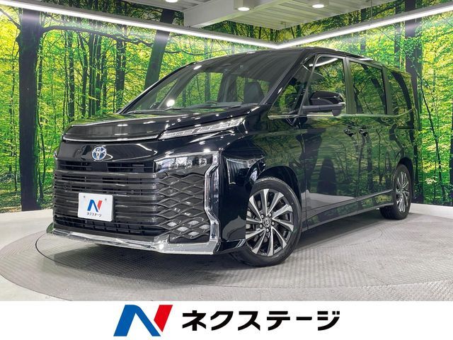 TOYOTA / VOXY HYBRID