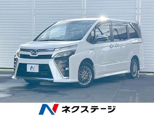 TOYOTA / VOXY HYBRID
