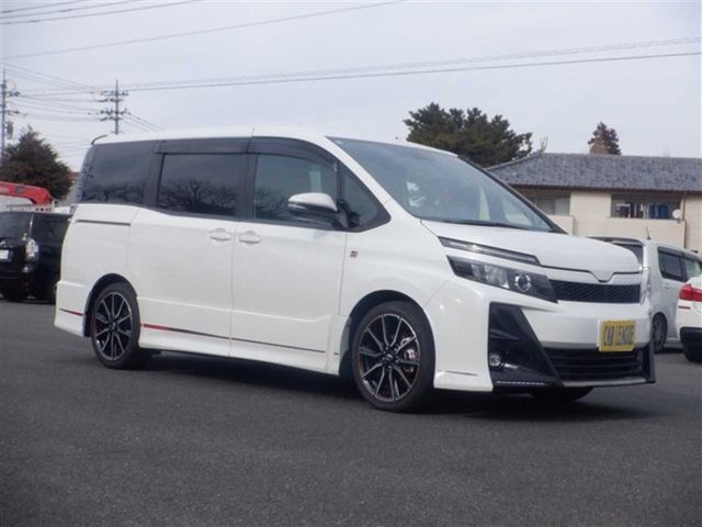 TOYOTA / VOXY