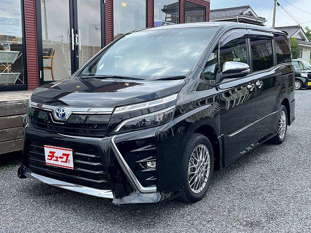 TOYOTA / VOXY HYBRID