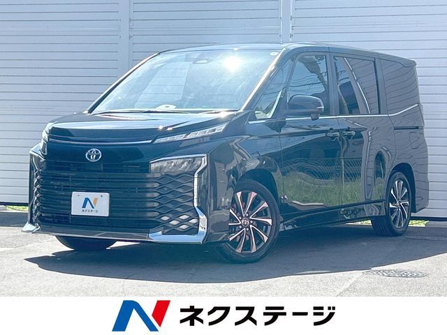 TOYOTA / VOXY HYBRID