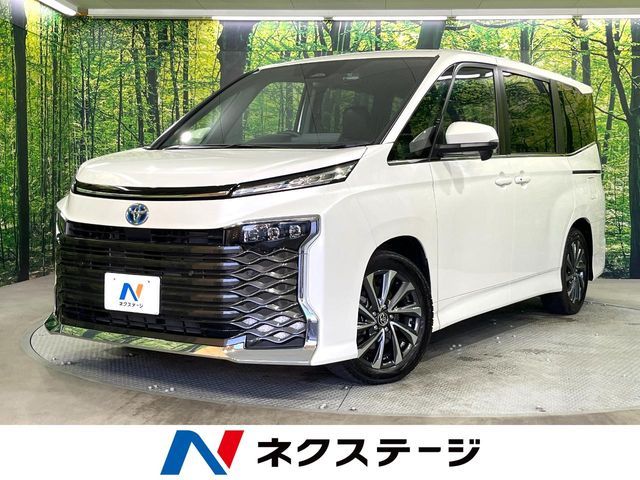 TOYOTA / VOXY HYBRID