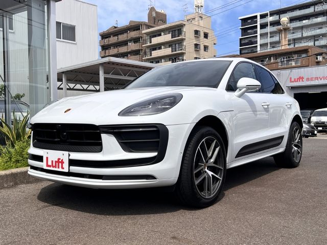 PORSCHE / PORSCHE Macan
