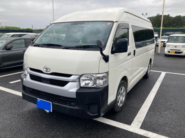 TOYOTA / HIACE COMMUTER