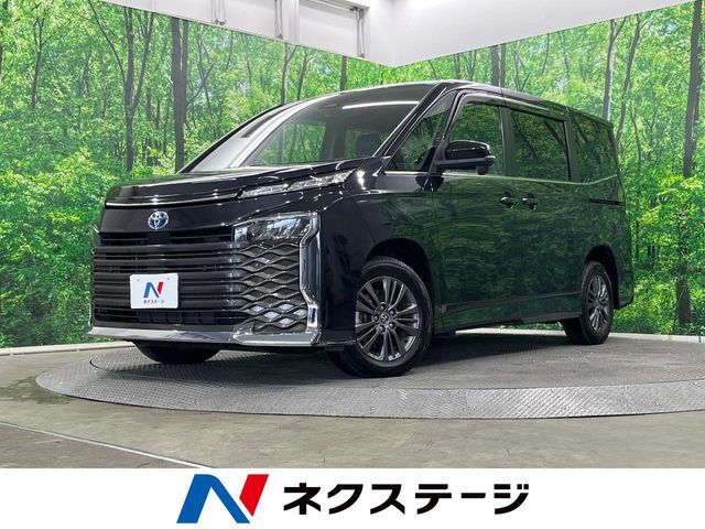TOYOTA / VOXY HYBRID 4WD