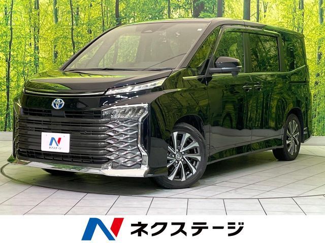 TOYOTA / VOXY HYBRID