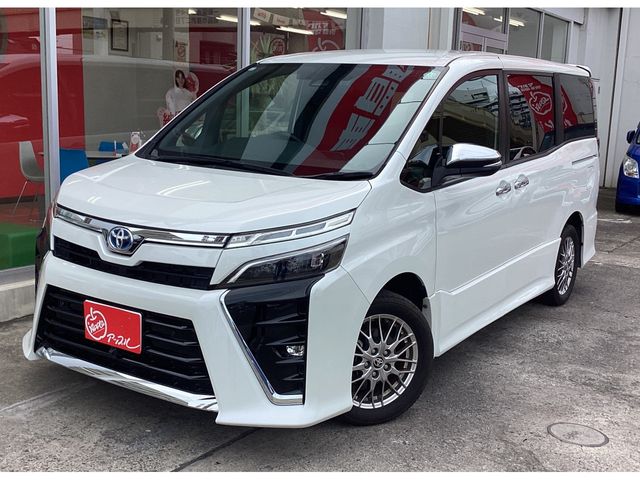 TOYOTA / VOXY HYBRID