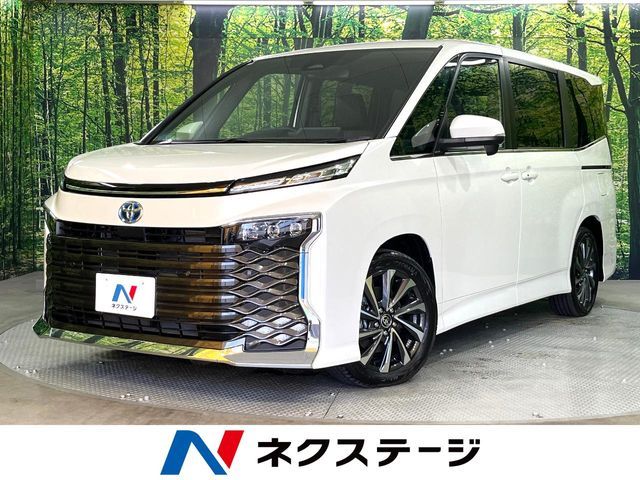 TOYOTA / VOXY HYBRID