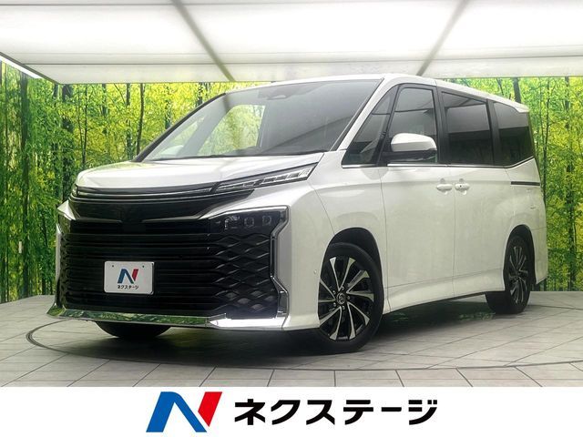 TOYOTA / VOXY HYBRID