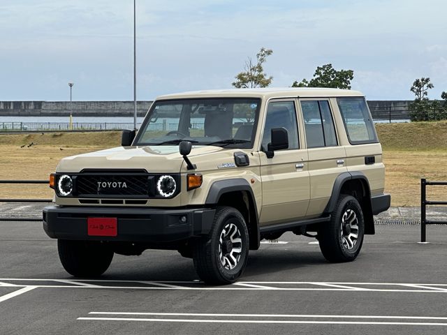 TOYOTA / LANDCRUISER 70
