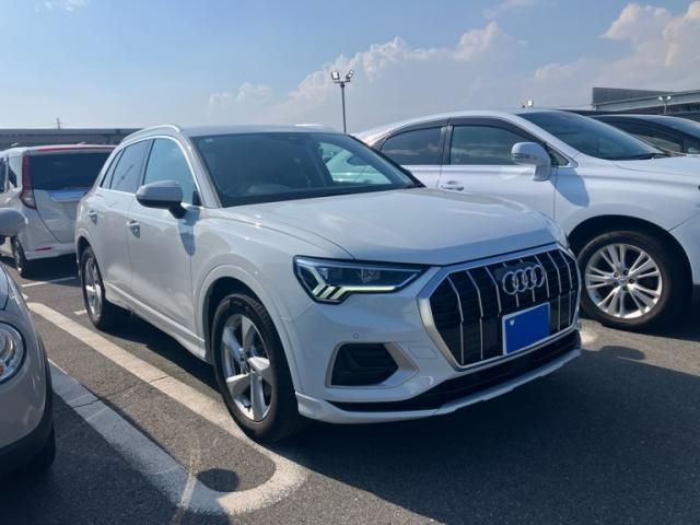 AUDI / AUDI Q3
