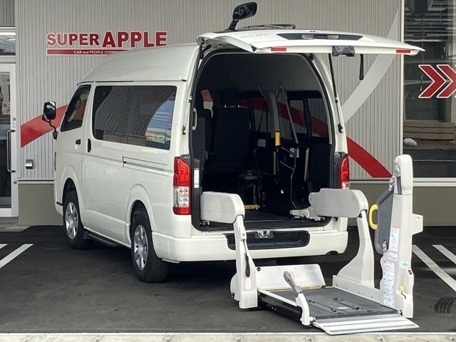 TOYOTA / REGIUSACE van 4WD