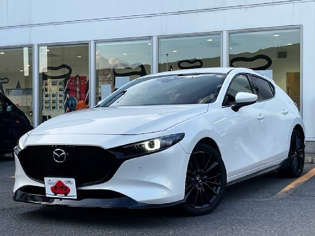Japanese used car Ref# 1680645 MAZDA / MAZDA3 FASTBACK