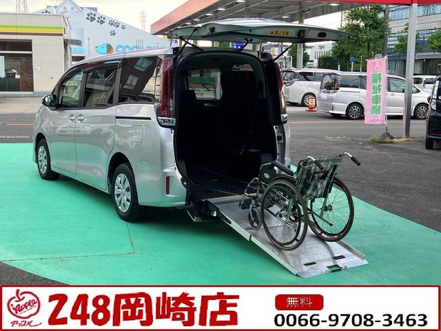 TOYOTA / NOAH