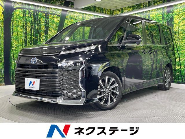 TOYOTA / VOXY HYBRID