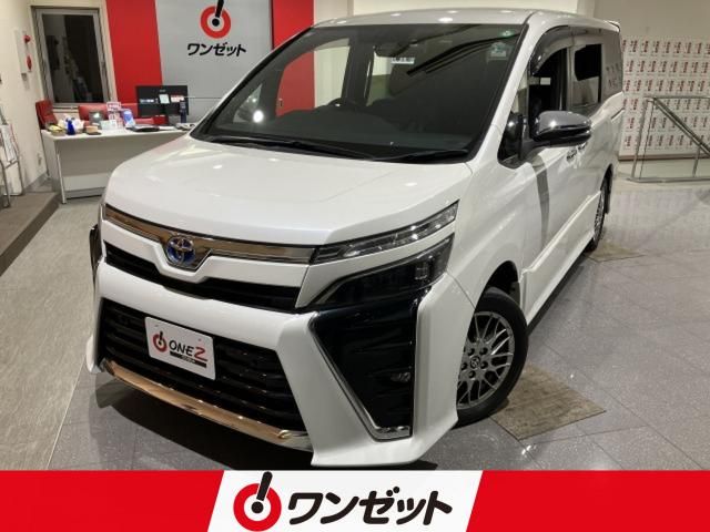TOYOTA / VOXY HYBRID