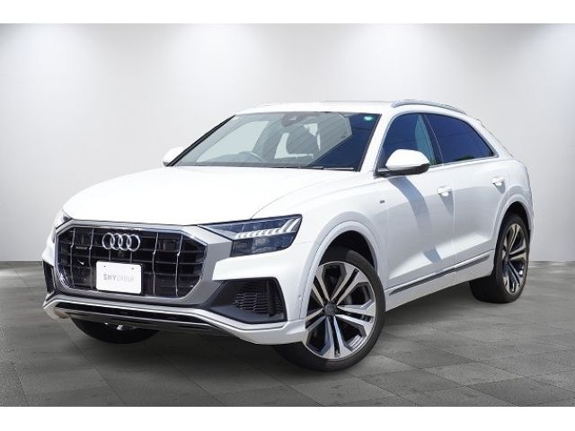 AUDI / AUDI Q8