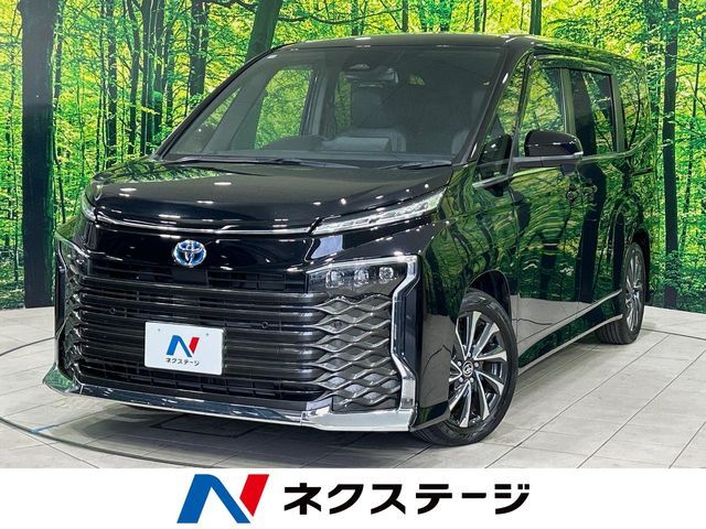 TOYOTA / VOXY HYBRID