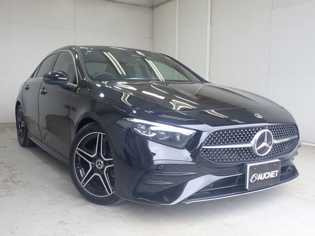 MERCEDES BENZ / MERCEDES BENZ A class sedan