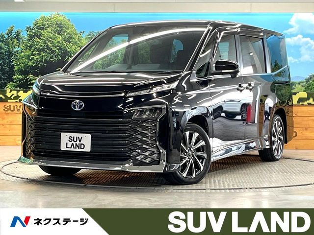 TOYOTA / VOXY HYBRID