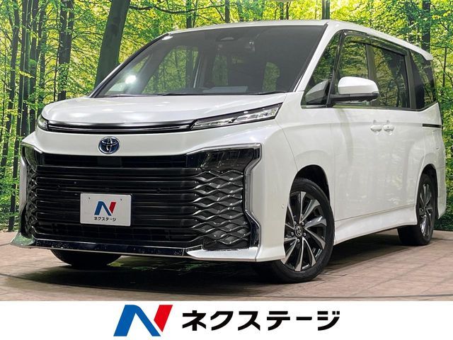TOYOTA / VOXY HYBRID