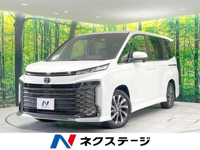 TOYOTA / VOXY HYBRID