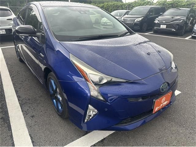 Japanese used car Ref# 1683712 TOYOTA / PRIUS