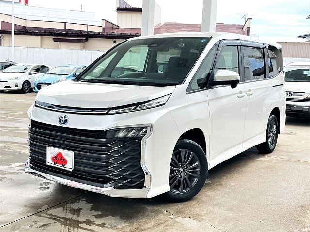 TOYOTA / VOXY HYBRID 4WD