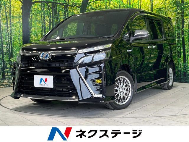 TOYOTA / VOXY HYBRID