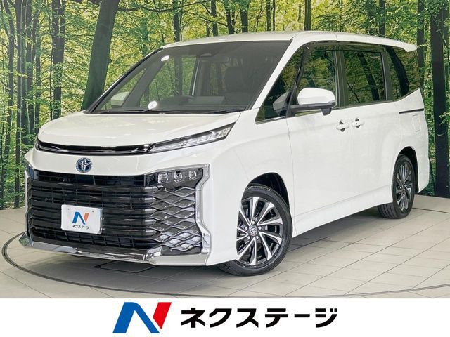 TOYOTA / VOXY HYBRID