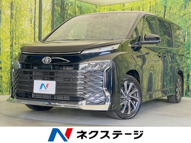 TOYOTA / VOXY HYBRID