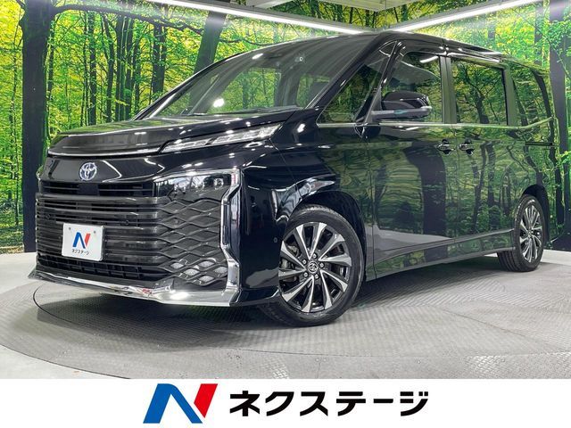 TOYOTA / VOXY HYBRID