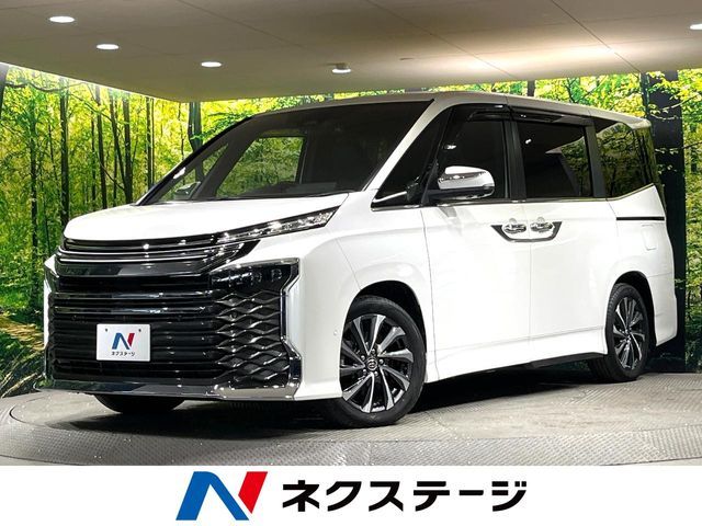 TOYOTA / VOXY HYBRID