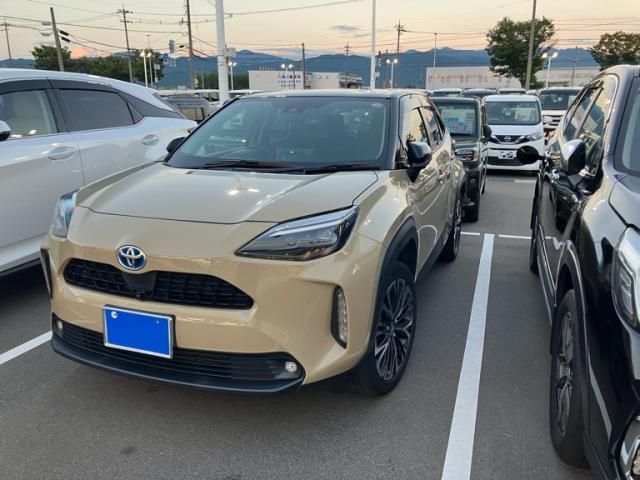 TOYOTA / YARIS CROSS HYBRID