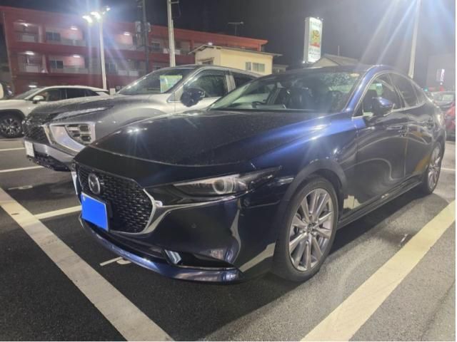 MAZDA / マツダ３セダン