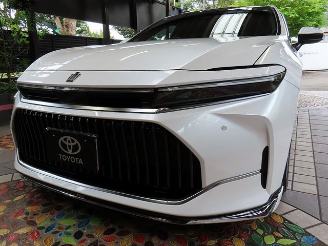 TOYOTA / CROWN sedan hybrid