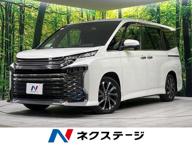 TOYOTA / VOXY HYBRID
