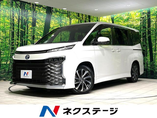 TOYOTA / VOXY HYBRID