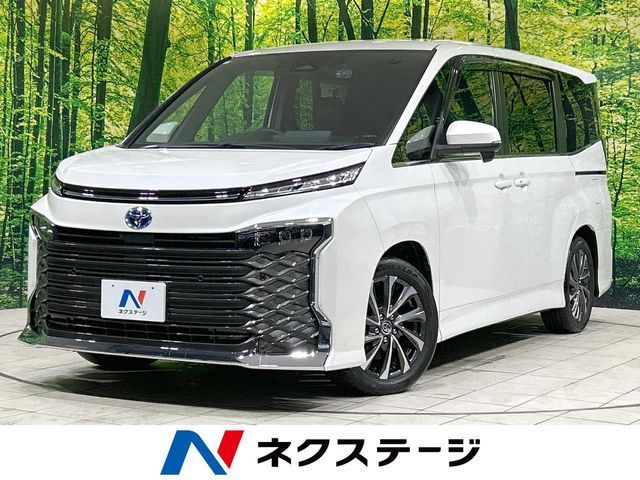 TOYOTA / VOXY HYBRID