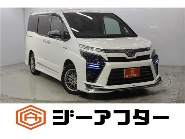 TOYOTA / VOXY HYBRID