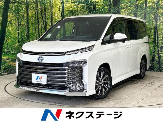 TOYOTA / VOXY HYBRID