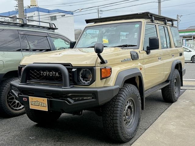 TOYOTA / LANDCRUISER 70