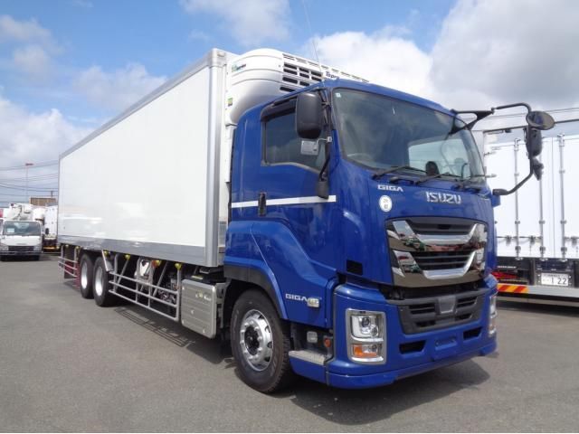 ISUZU / GIGA