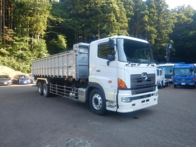 Japanese used car Ref# 1686274 HINO / PROFIA